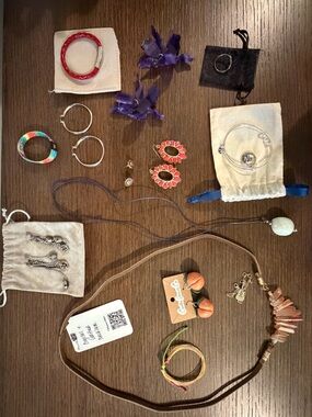 Costume jewelry lot